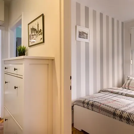 Palace Apartment *