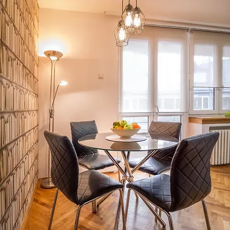 Palace Apartment *